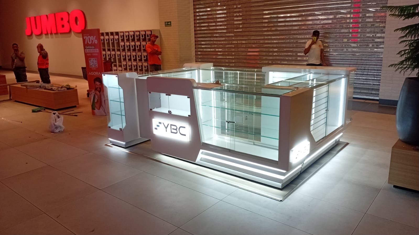 Proyecto de mobiliario comercial
