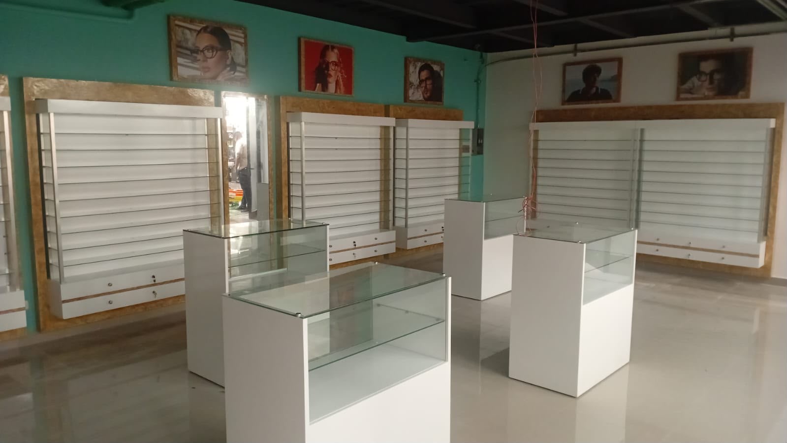 Proyecto de mobiliario comercial