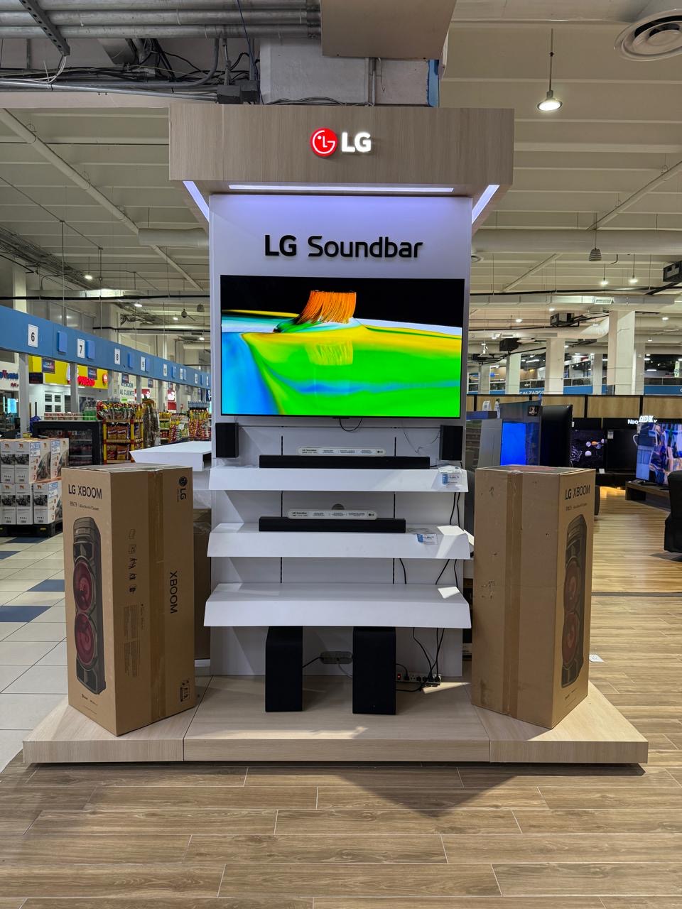 Mueble LG Soundbar diseñado para demostración de producto